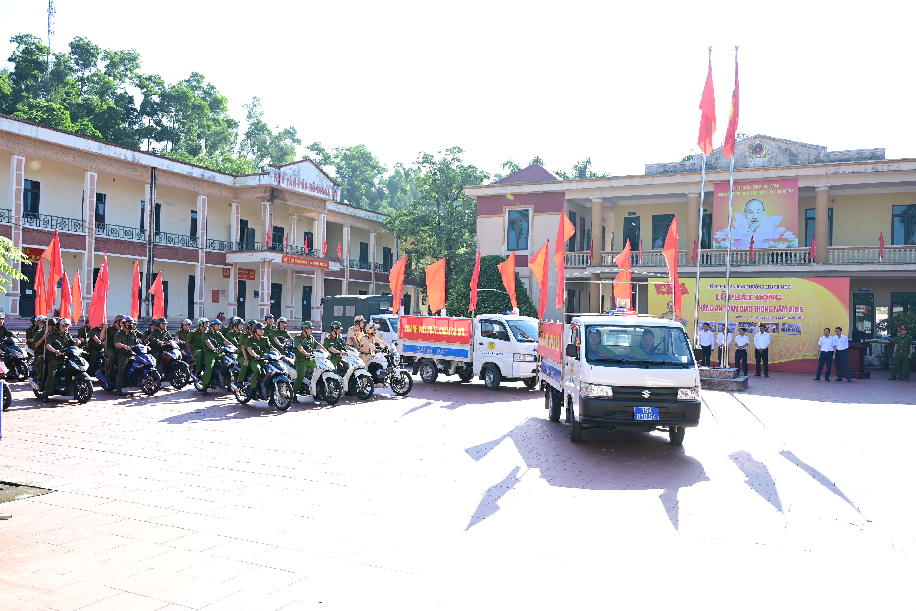 Phường Lê Ích Mộc: Nhiều hoạt động hưởng ứng Tháng An toàn giao thông năm 2025